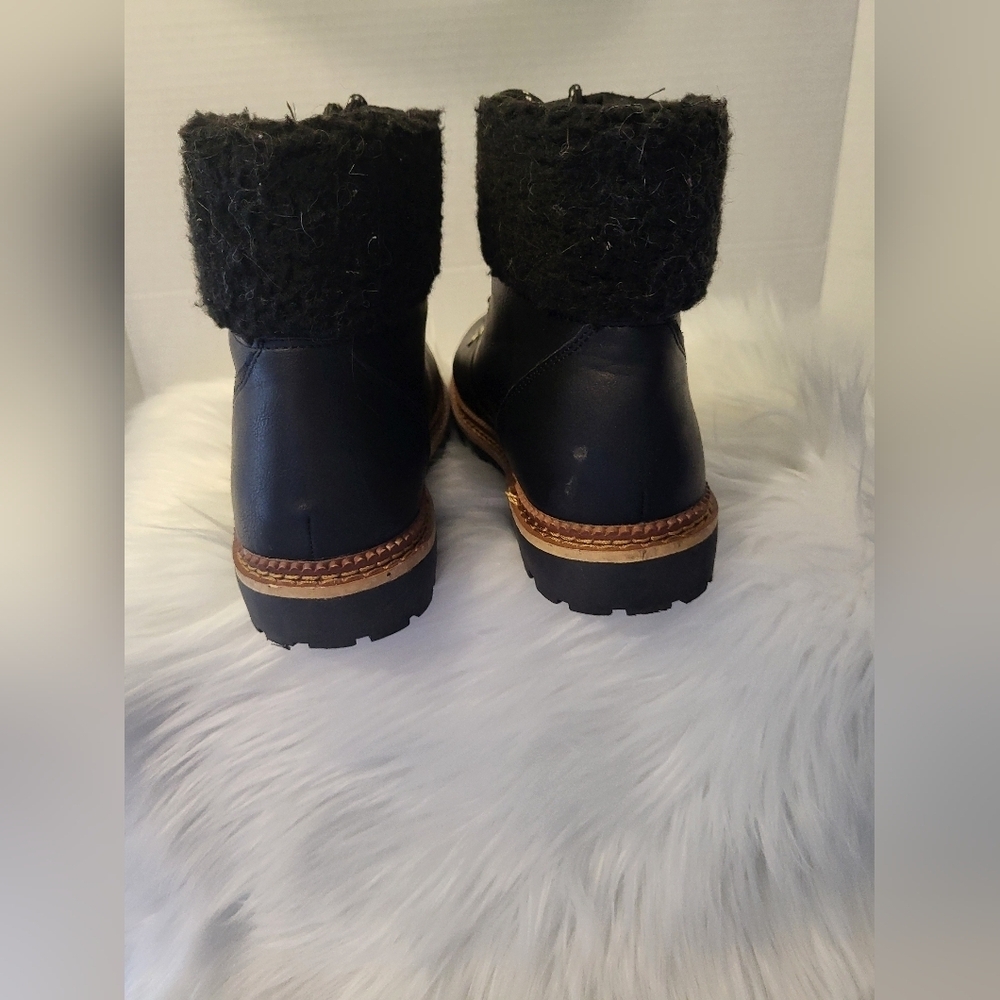 Ardene Women's Black Leather Winter Boots with Fur Lining, Size9 - Picture 5 of 7